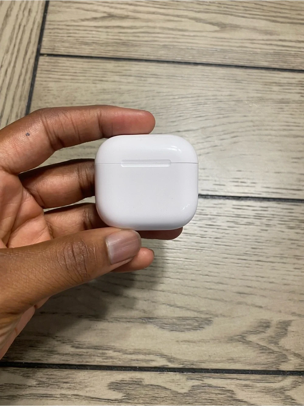 Apple White Wireless Earbuds with Charging Case